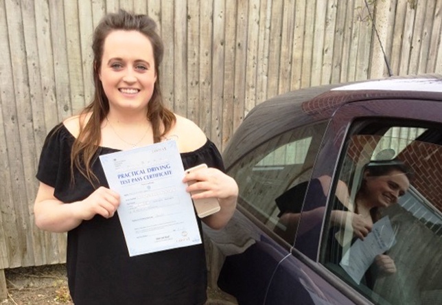 Driving Lesson Test Pass in Strood - Nicole Sartain